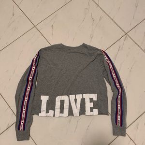 Grey long sleeve shirt